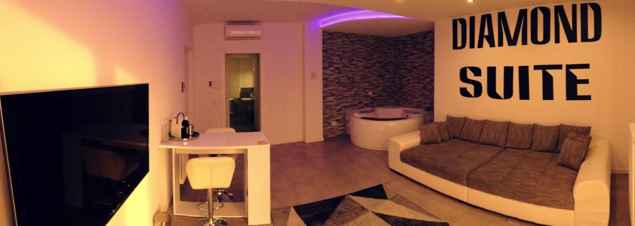 Diamond Suite เวโรนา ภายนอก รูปภาพ