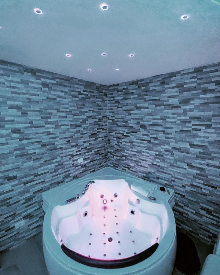 Diamond Suite เวโรนา ภายนอก รูปภาพ