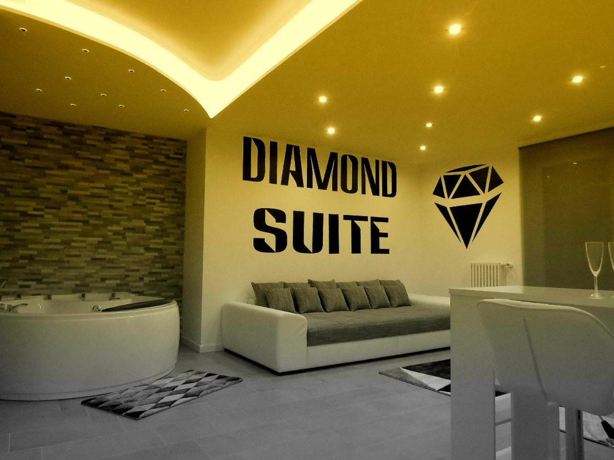 Diamond Suite เวโรนา ภายนอก รูปภาพ