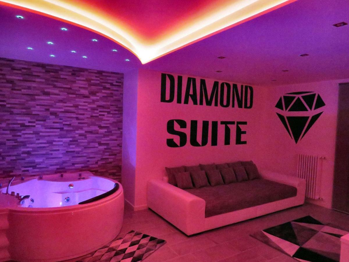 Diamond Suite เวโรนา ภายนอก รูปภาพ