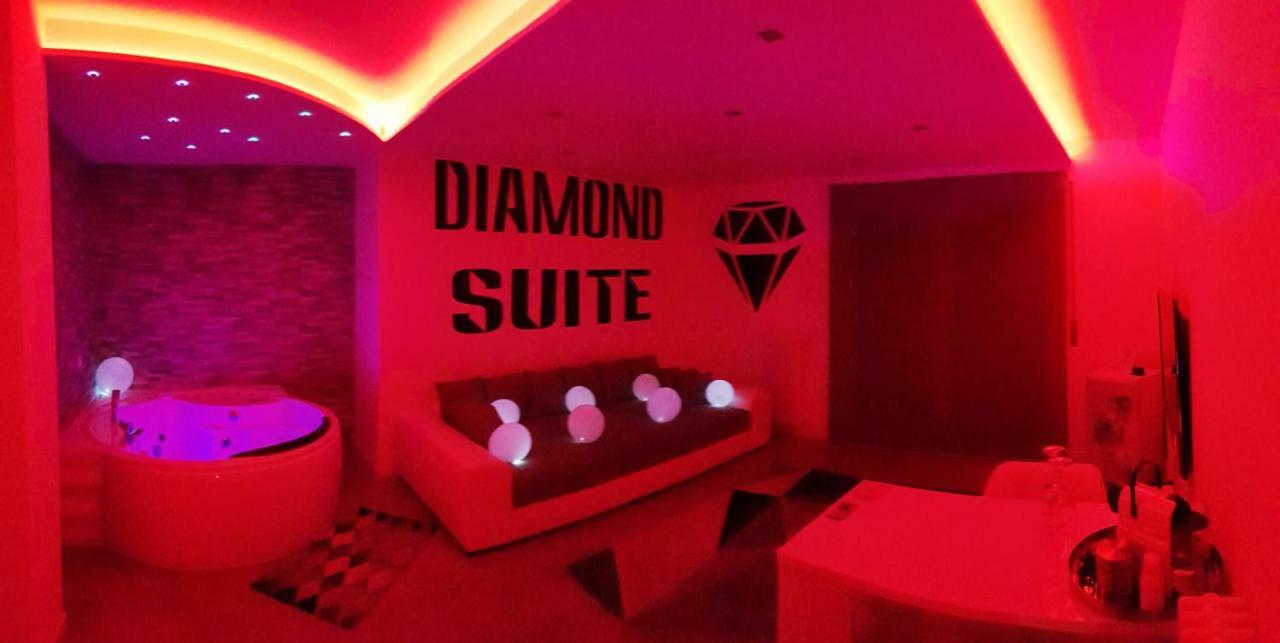 Diamond Suite เวโรนา ภายนอก รูปภาพ